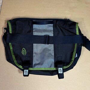 Timbuk2 Medium,17.5L x 11.5H, Laptop compartment, Black + Silver, Shoulder strap